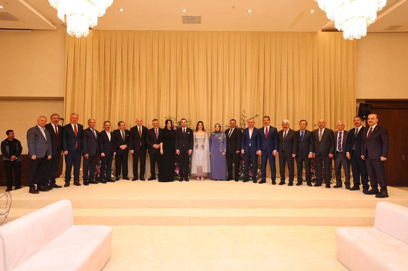 Veysel Tipioğlu’nun kızı nişanlandı! Süleyman Soylu da katıldı - Resim : 1