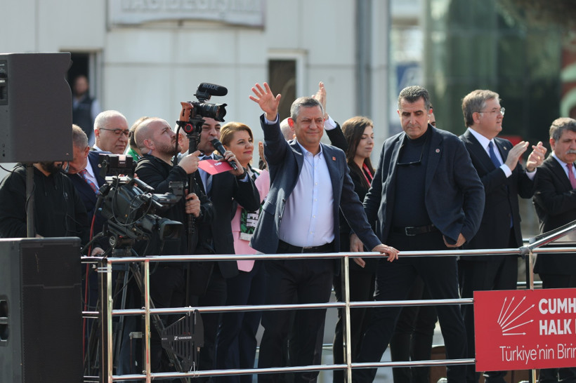 Özgür Özel’den Kocaeli’de Tarkan çağrısı; Tarkan da inşallah bunu duyar - Resim : 1