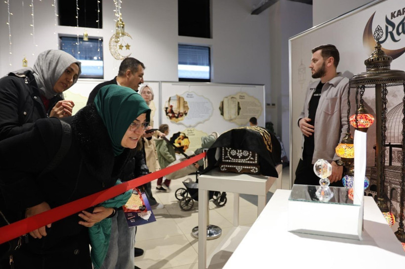 Kartepe’de mukaddes emanetlere yoğun ilgi - Resim : 1