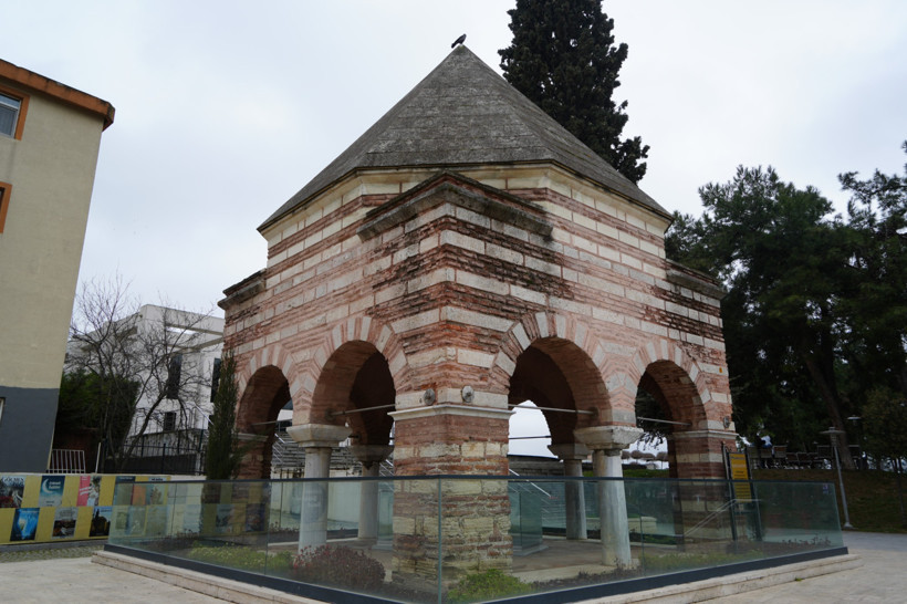 Bizans, Selçuklu ve Osmanlı bir arada: Tek bir sütunu kalmıştı yeniden ayağa kaldırıldı - Resim : 4