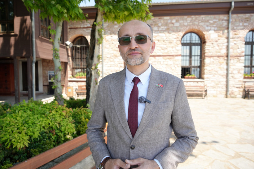 İzmit'in zirvesinin 6 asırlık sakini... 4 kez yıldırım düşen tarihi çınar yıllara meydan okuyor! - Resim : 2