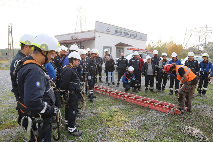 SEDAŞ'tan, çalışanlarına '' Yüksekte Güvenli Çalışma'' eğitimi - Resim : 2