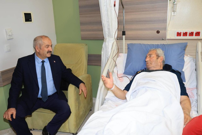 Zinnur Büyükgöz'den moral ziyareti - Resim : 1