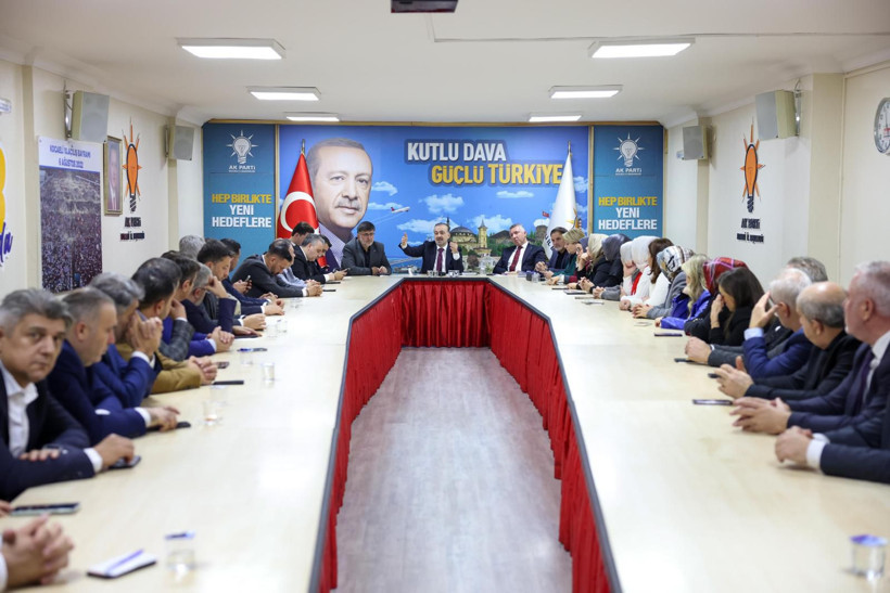 Şahin Talus mazbata sonrası ilk talimatı verdi: İlçelere gidip, teşekkür edin! - Resim : 1