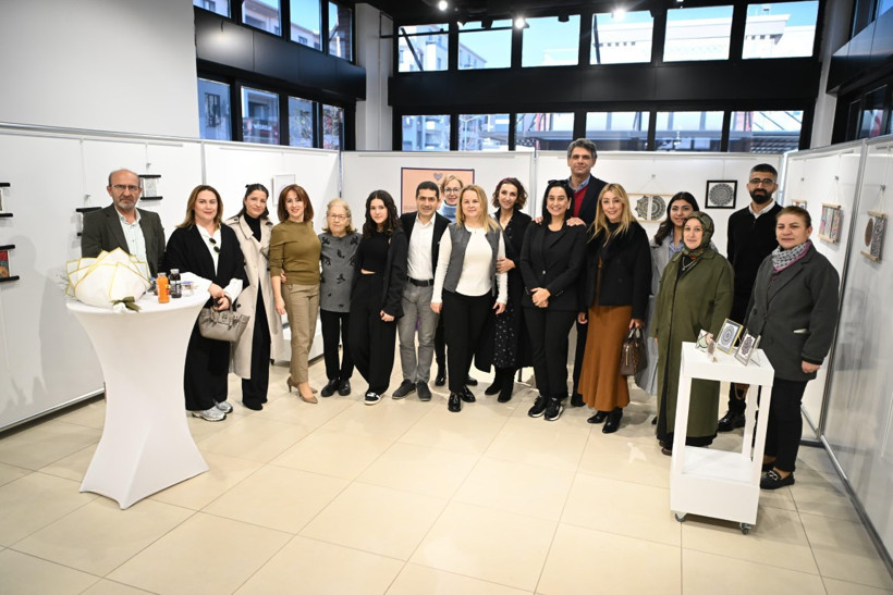 Kartepe Belediyesi'nden Geçmişten Geleceğe Sevgi sergisi düzenledi