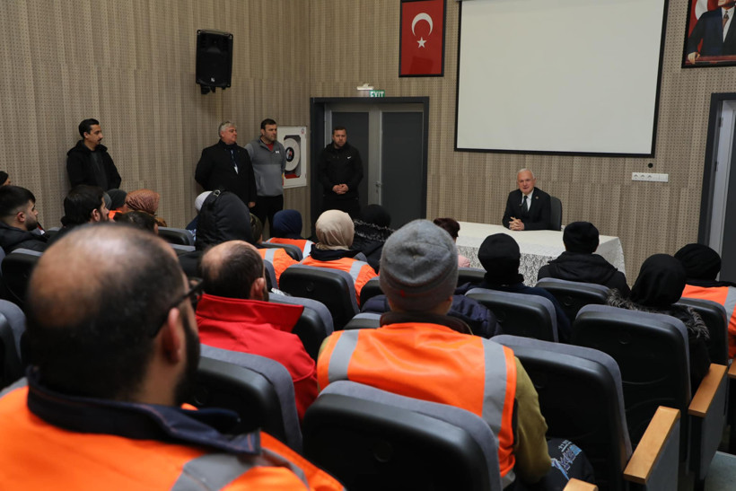 Ahmet Çalık, belediye personelinin yeni yılını kutladı - Resim : 2