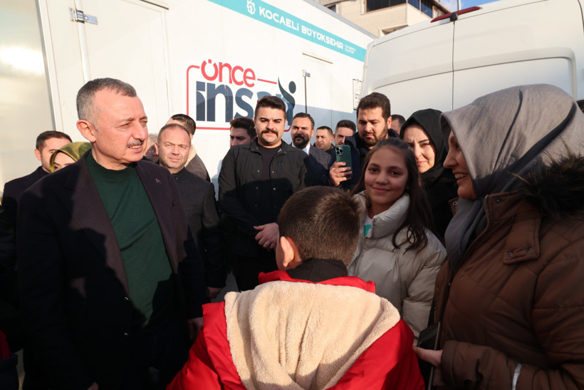Tahir Büyükakın yılın son günü Darıca'daydı: Üstesinden hep birlikte geleceğiz - Resim : 3