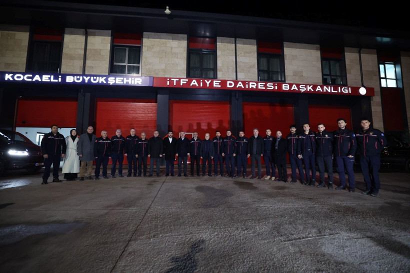 Tahir Büyükakın, itfaiye teşkilatının yeni yılını kutladı - Resim : 2