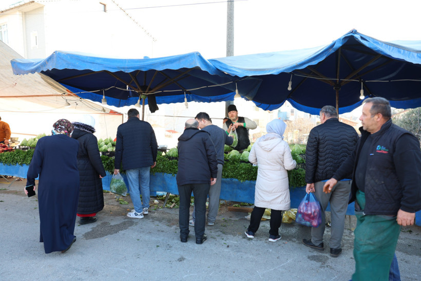 Çınarlı Semt Pazarı, halkın memnuniyetini kazandı - Resim : 2