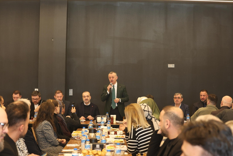 Tahir Büyükakın esnafın talep ve önerilerini dinledi - Resim : 1