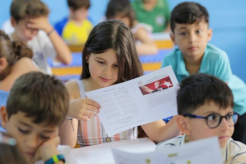 KARNE GÜNÜ TEBRİK MESAJLARI 2025 YENİ || Etkileyici, Farklı, Motive Eden Karne Kutlama Sözleri - Resim : 1