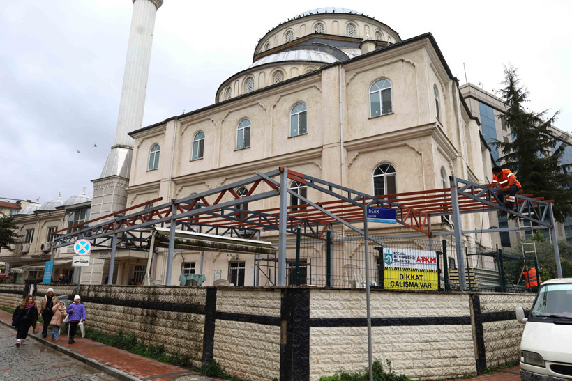 İzmit Eren Camii’ne yeni sundurma! - Resim : 2