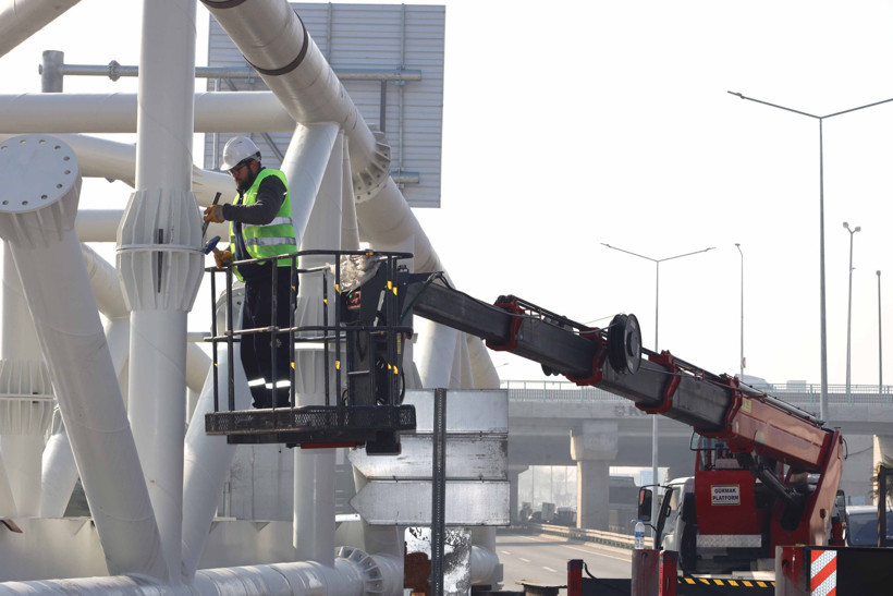 Kocaeli Büyükşehir Belediyesi'nden Solaklar Kavşağı’nda 120 tonluk dev montaj - Resim : 2