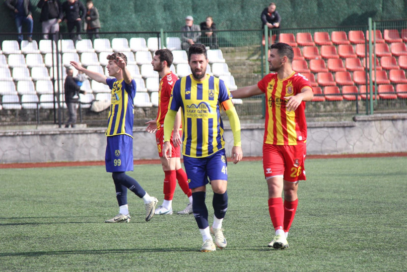 Karamürselspor'un Karasu’yu farklı devirdiği maçın fotoğrafları - Resim: 33