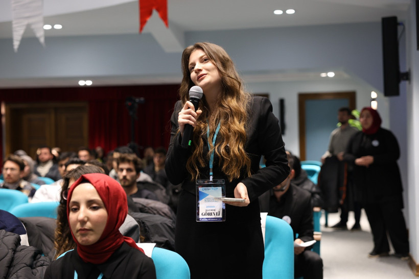 Büyükşehir Belediyesi Genel Sekreteri Dr. Hayri Baraçlı gençlerle bir araya geldi - Resim : 1