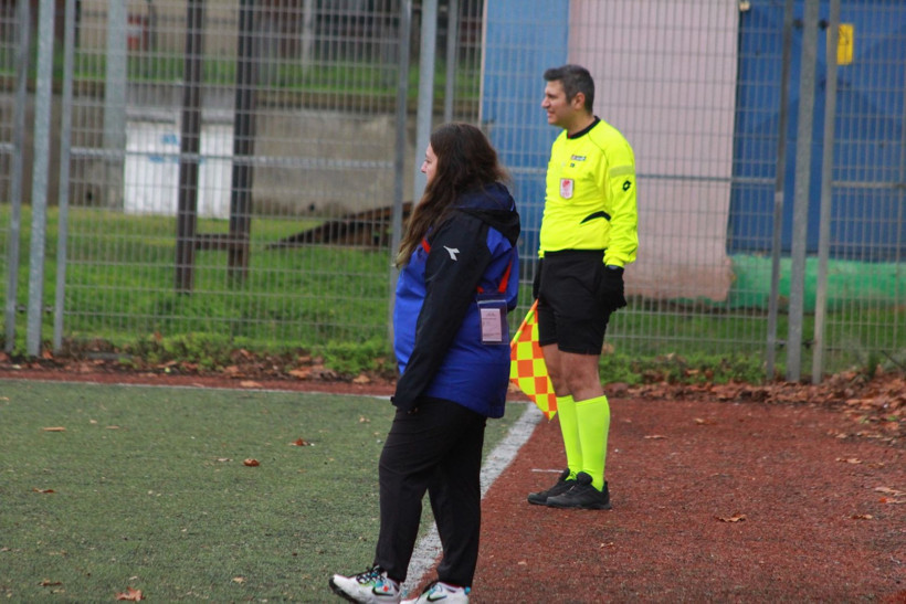 Gölcükspor - Derince Yavuzspor kadın futbol maçının fotoğrafları - Resim: 9