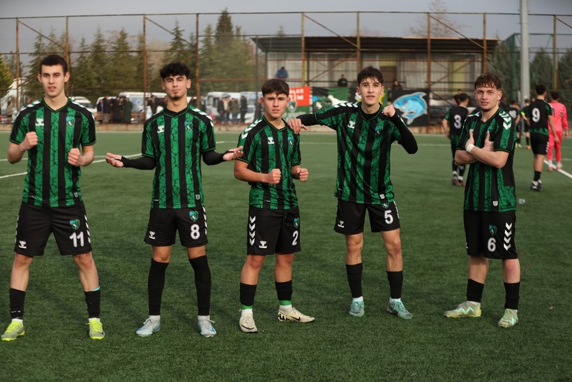 Kocaelispor U-17, lider dinlemedi! “1-0” - Resim : 4