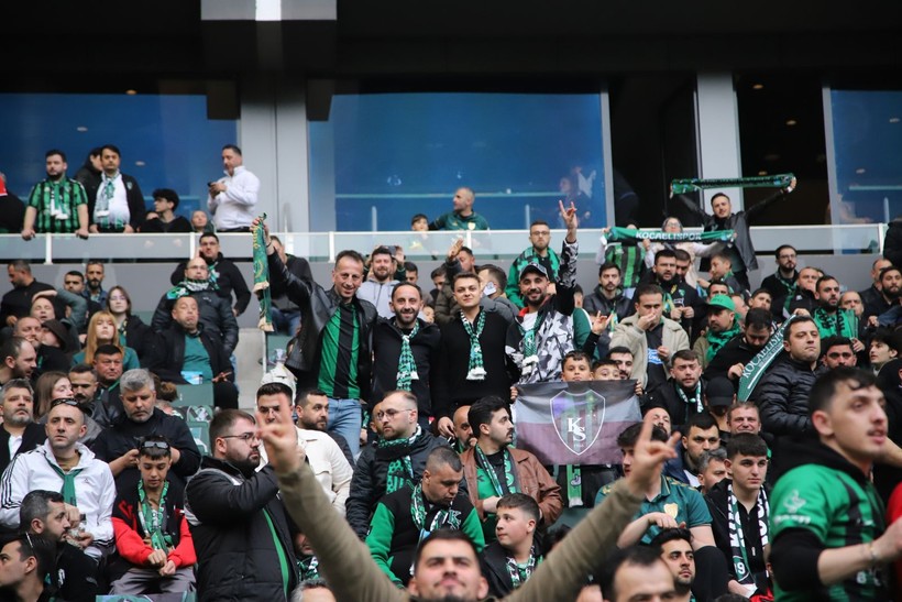 Kocaelispor – Sakarya maçının tribün ve taraftar fotoğrafları - Resim: 47