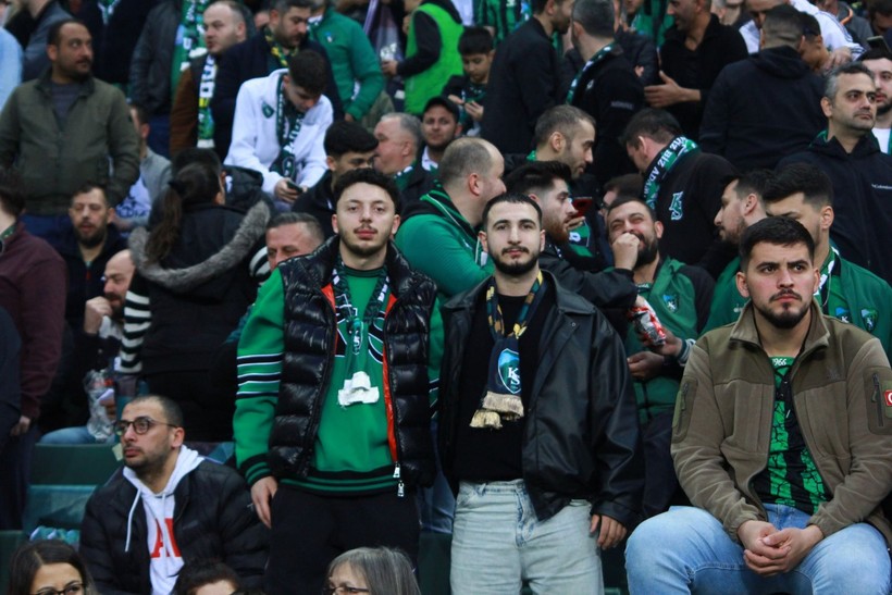 Kocaelispor – Sakarya maçının tribün ve taraftar fotoğrafları - Resim: 74