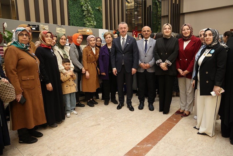 KOMEK sergisinde Türk dünyası rüzgarı esti - Resim : 2