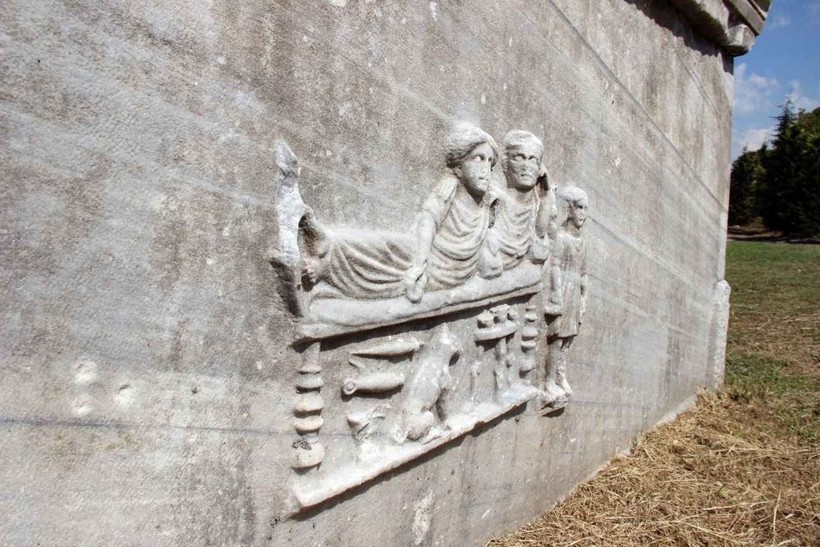 Kocaeli’deki gizemli lahit… Asırlardır hem yoldan hem de denizden geçenleri selamlıyor! - Resim : 2