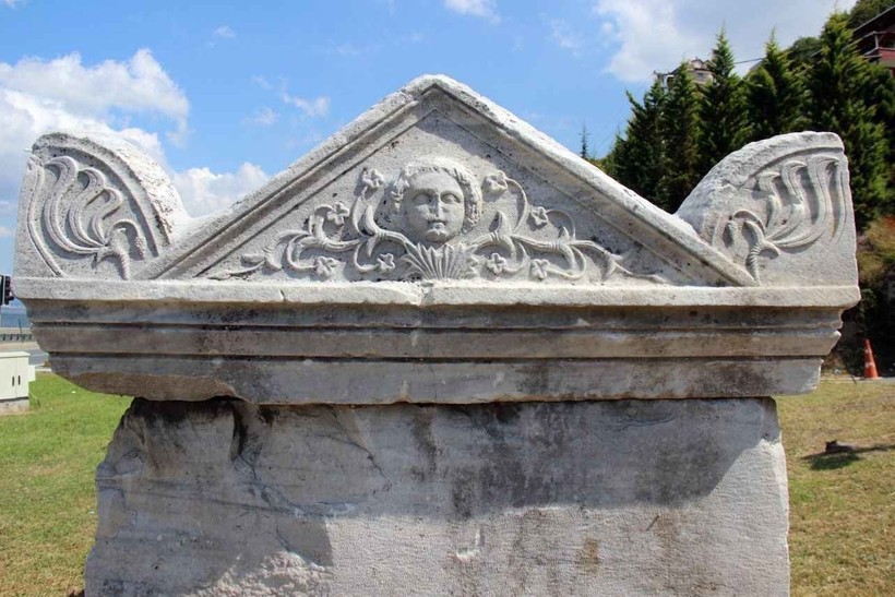 Kocaeli’deki gizemli lahit… Asırlardır hem yoldan hem de denizden geçenleri selamlıyor! - Resim : 3