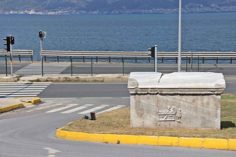 Kocaeli’deki gizemli lahit… Asırlardır hem yoldan hem de denizden geçenleri selamlıyor! - Resim : 4