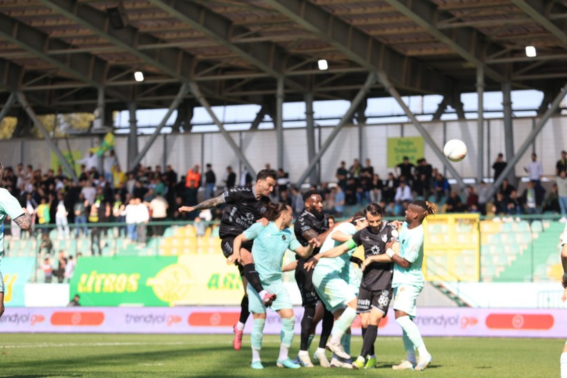 Esenler Erokspor - Kocaelispor: 3-1 (MAÇ SONUCU) - Resim : 5