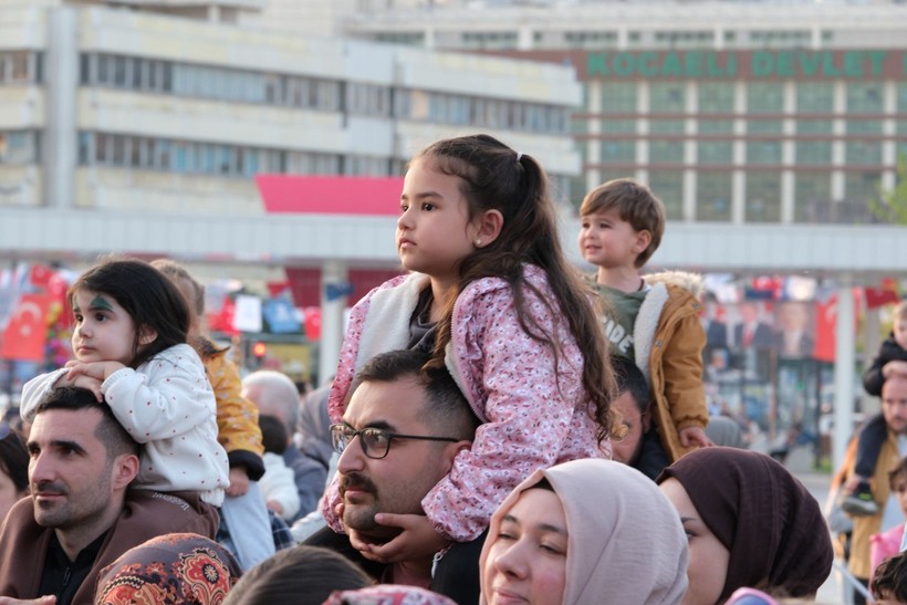 Kocaeli'de “Elif’in Düşleri” 23 Nisan şenliklerine katıldı - Resim : 2