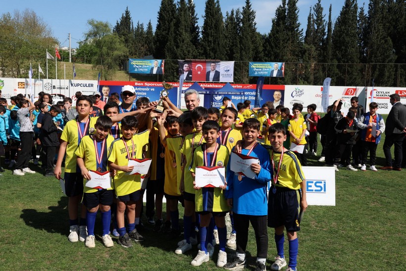 Derince'de Şampiyon Alparslan Ortaokulu - Resim : 1