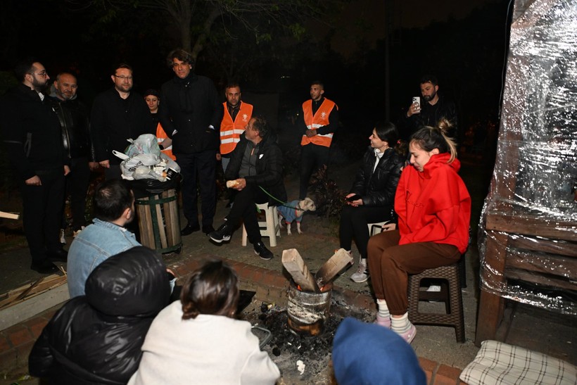 Kartepe Belediyesi deprem sonrası İstanbulluları yalnız bırakmadı - Resim : 1