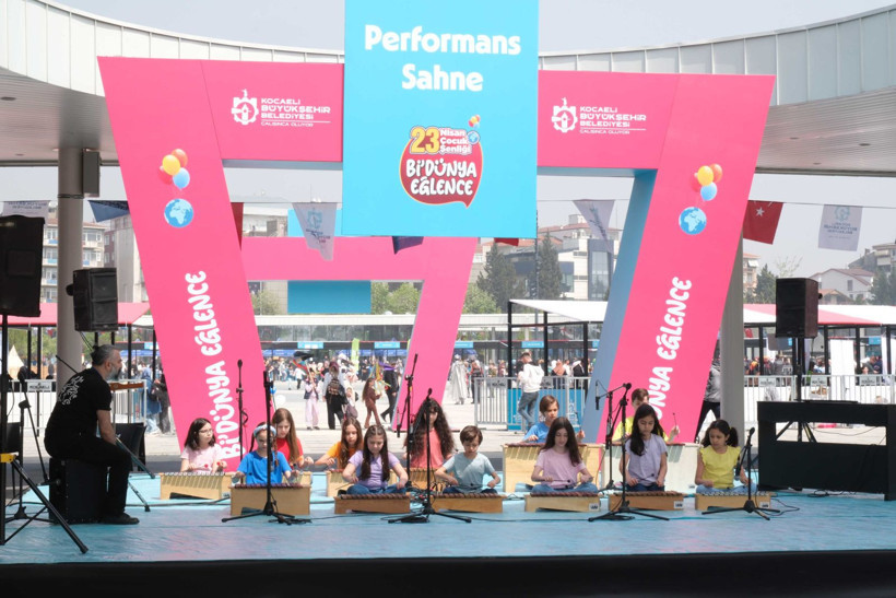 Milli İrade Meydanı her gün dolup taştı - Resim: 9