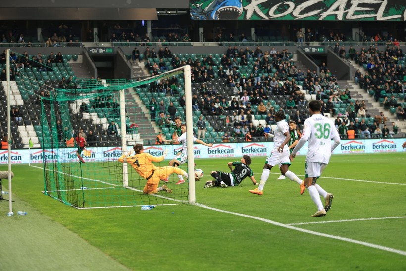Kocaelispor - Boluspor: 3-4 (MAÇ SONUCU) - Resim : 3
