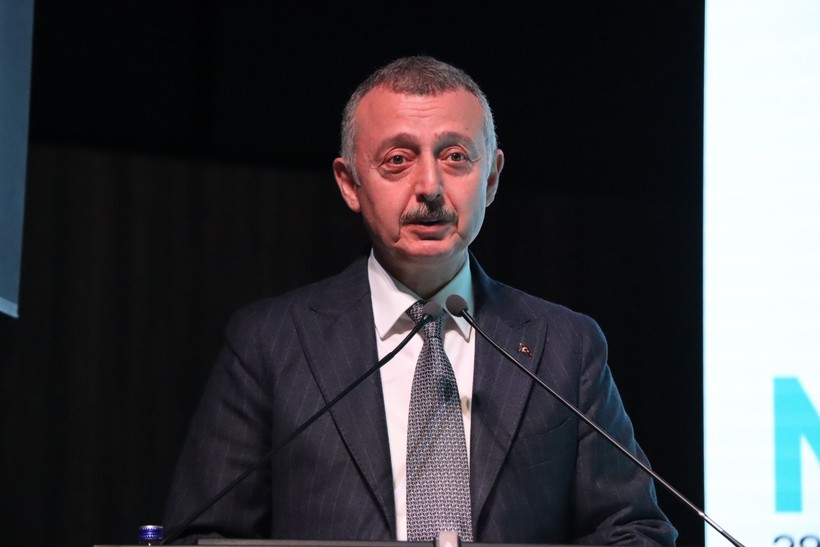 Maliyet eleştirilerine tepki gösterdi! Tahir Büyükakın: Sizin kafanız ile olacak işler değil - Resim : 2