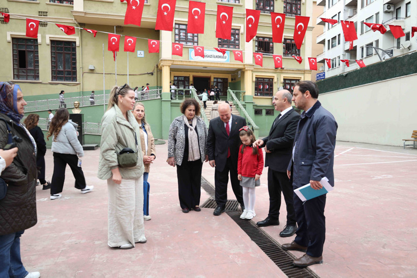 Damla Başkan ve Kocaeli Büyükşehir ekibi okulda incelemeler yaptı! - Resim : 2
