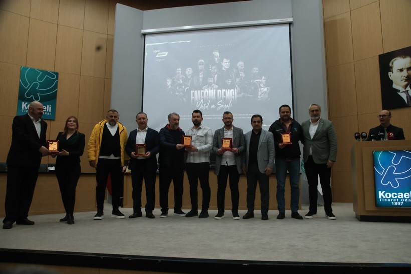 Emeğin Rengi Yeşil Siyah büyük beğeni topladı - Resim : 8