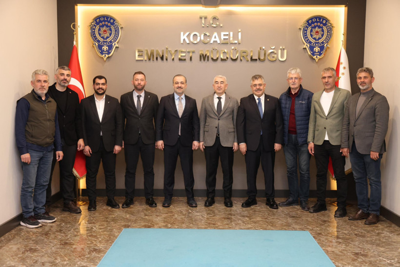 AK Parti'den Faruk Karaduman'a ziyaret... "Esefle kınıyoruz" - Resim : 1