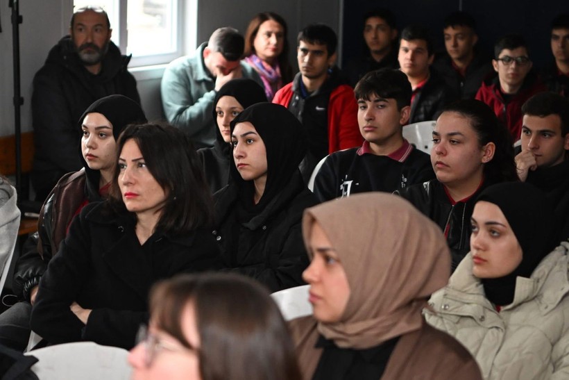 Mustafa Kocaman öğrencilerle bir araya geldi - Resim: 5