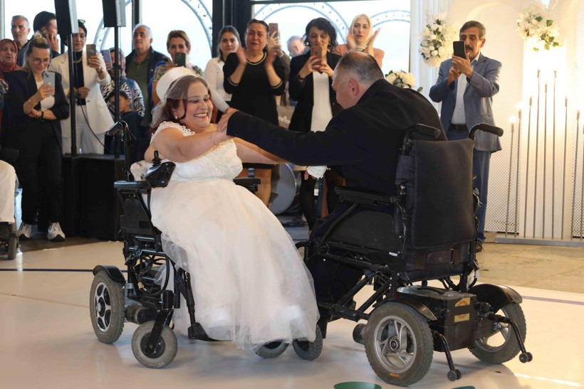 Özel çocuklar podyumda ışıldadı - Resim : 2