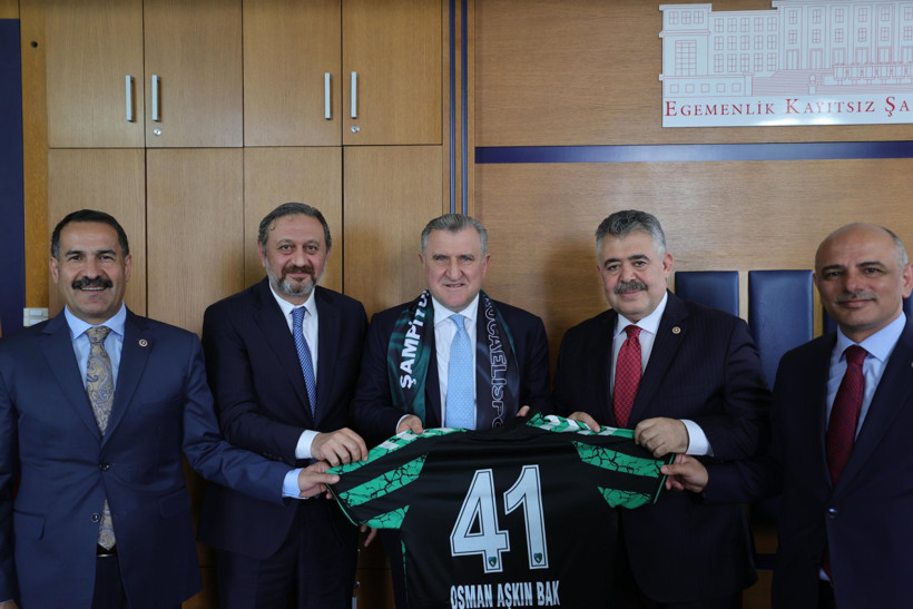 Körfez'e yeni gençlik ve spor yatırımları - Resim : 2