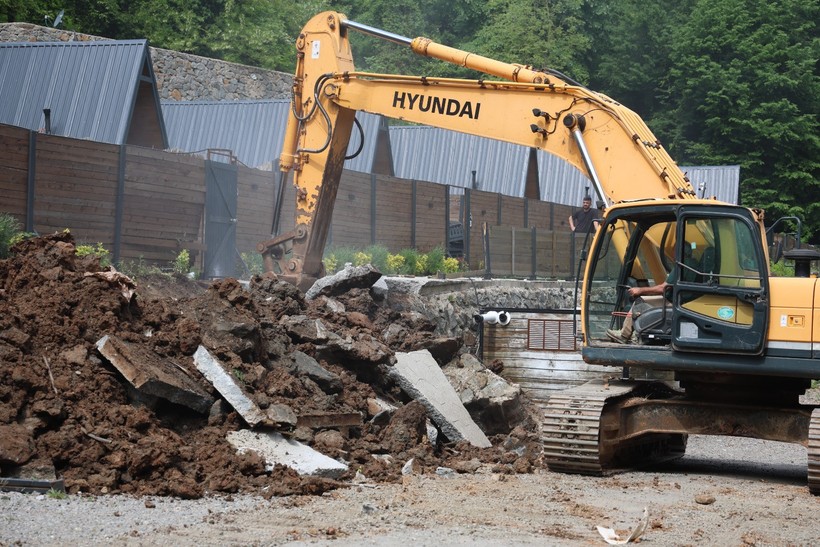 Kartepe'de ruhsatsız bungalovlara müdahale! - Resim : 2