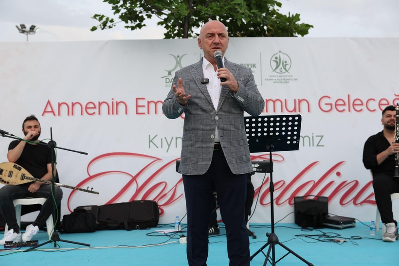 Darıca'da Anneler Günü etkinliği! Muzaffer Bıyık: Annelerimizin hakkı asla ödenemez - Resim : 2