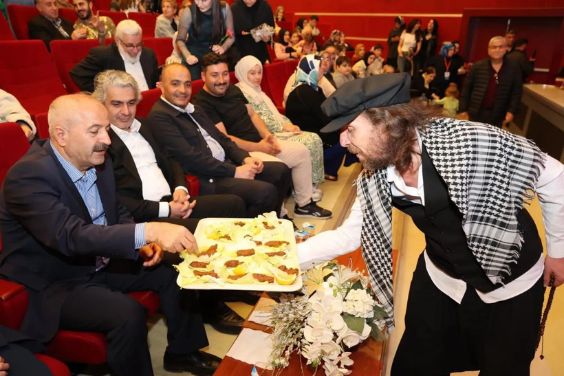 Zinnur Büyükgöz'den şehit annesi Fatma Şahin'e ziyaret - Resim : 5