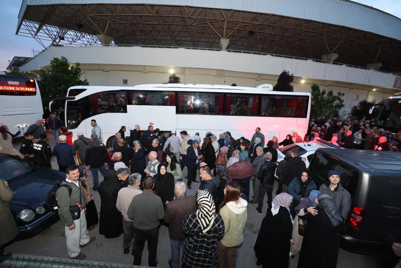 Hacı adaylarını Zinnur Büyükgöz uğurladı! - Resim : 3