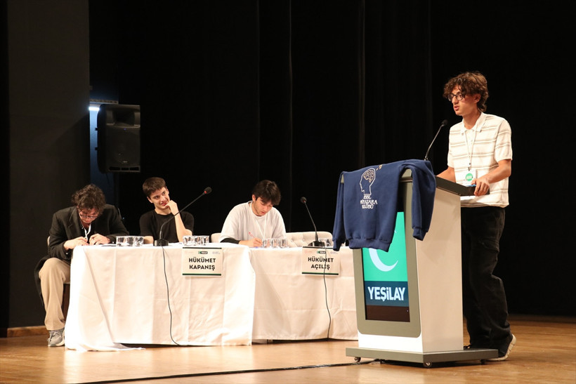 Yeşilay Liseler Arası Münazara Turnuvası'nın bölge finali gerçekleştirildi - Resim : 3