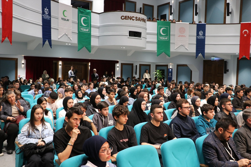 Yeşilay Liseler Arası Münazara Turnuvası'nın bölge finali gerçekleştirildi - Resim : 1