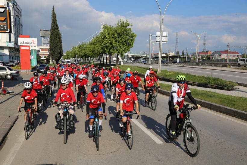 Kocaelili vatandaşlar 19 Mayıs ruhu ile pedalları çevirdi - Resim : 5