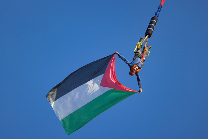 Yerden 70 metre yükseklikte Filistin bayrağı açıldı; EnFest’te Filistin’e destek mesajı - Resim : 3