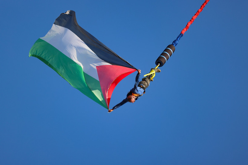 Yerden 70 metre yükseklikte Filistin bayrağı açıldı; EnFest’te Filistin’e destek mesajı - Resim : 2
