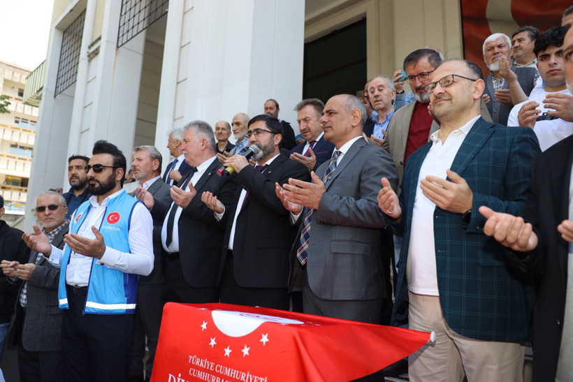 Hacı adayları dualarla uğurlandı - Resim : 1